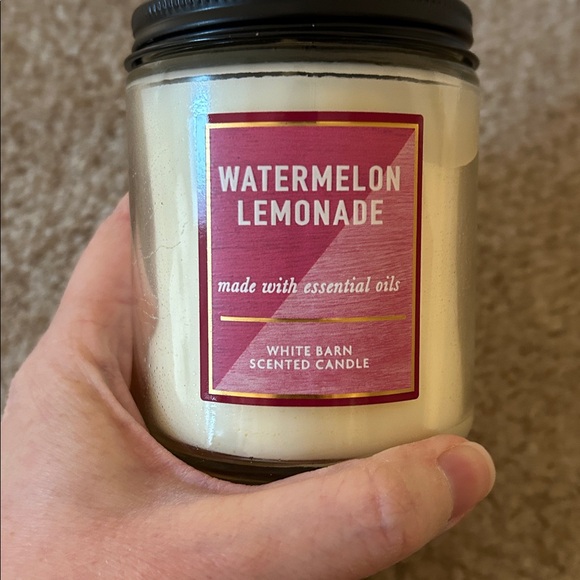 White Barn Watermelon Lemonade Scented Candle - Picture 2 of 6